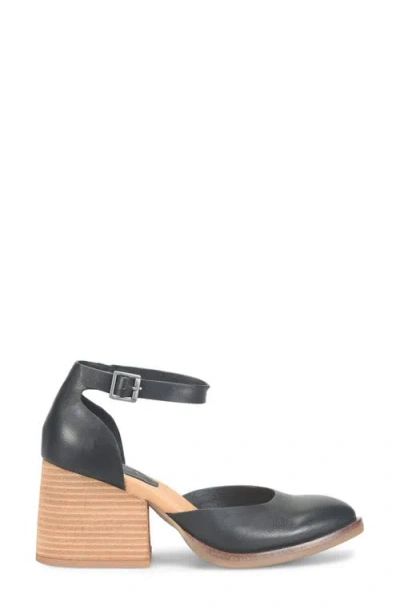 Korks Sabring Slingback Strap In Black