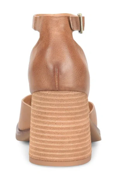 Korks Womens Almond Closed Toe Stacked Heel In Gold