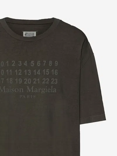 Maison Margiela Graphic Crew Neck Short Sleeve Relaxed T-shirt In Gray