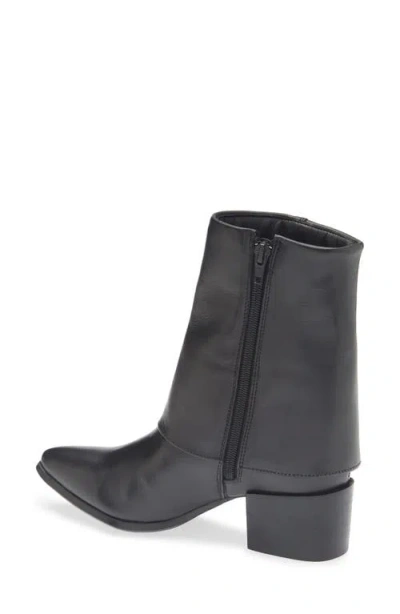 Chocolat Blu Leeza Block Heel Bootie In Black