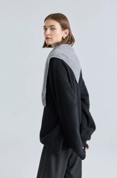 Almina Concept Triangle Neck Scarf In Gray