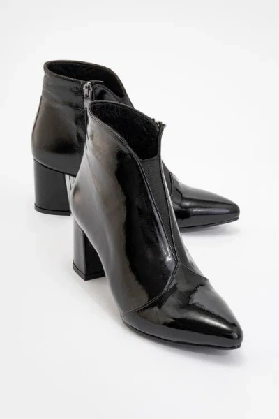 Forever & Always Shoes Finda Leather Block Heel Boot In Black