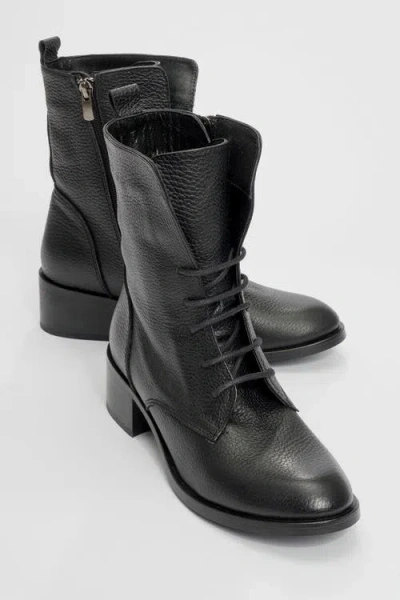 Forever & Always Shoes Lana Leather Block Heel Boot In Black