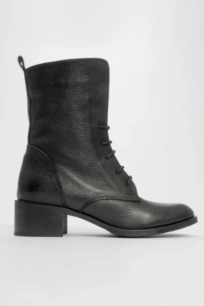 Forever & Always Shoes Lana Leather Block Heel Boot In Black