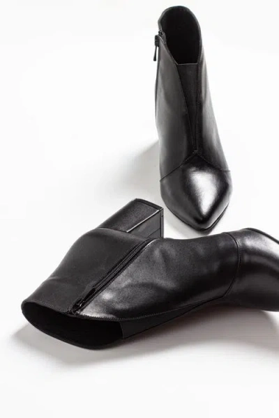 Forever & Always Shoes Finda Leather Block Heel Boot In Black