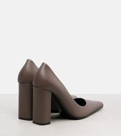 Alaïa Pointy 90 Leather Pumps In Brown