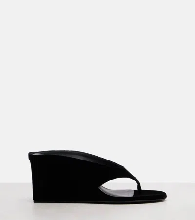Alaïa Thong Mules With Wedge In Black Velvet In Black