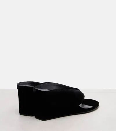 Alaïa Thong Mules With Wedge In Black Velvet In Black