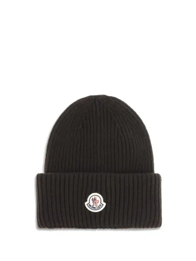 Moncler Dark Brown Textured Logo Beanie Hat In Black