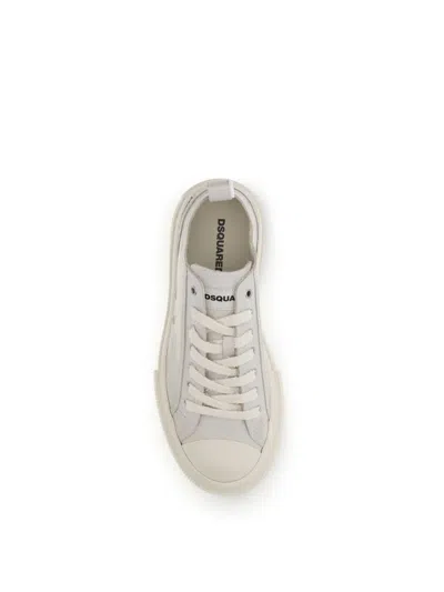 Dsquared2 Round-toe Low-top Sneakers In Neutral