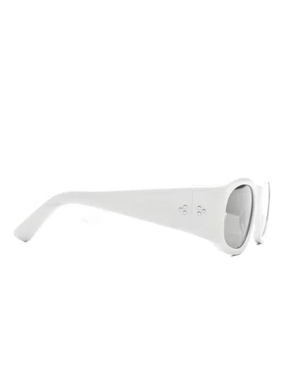 Akila Eazy Sunglasses In White