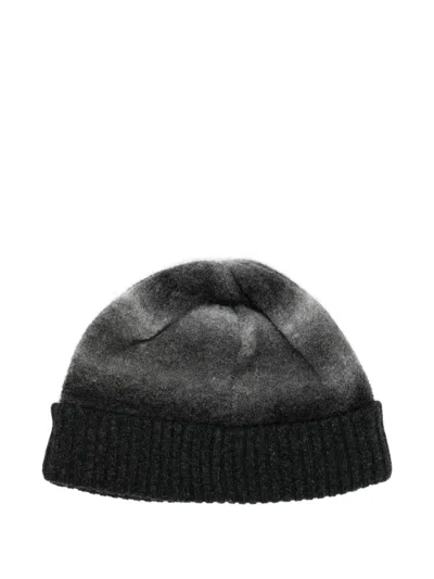 We11 Done Gradient Boucle Knit Beanie In Black