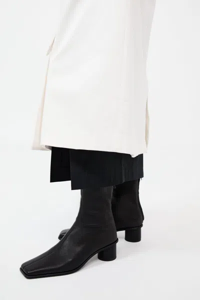 St Agni Cylinder Soft Boot In Black