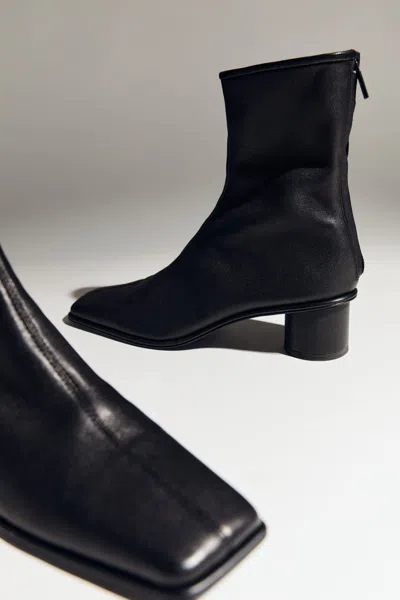 St Agni Cylinder Soft Boot In Black