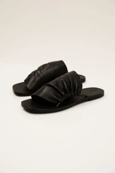 St Agni Gathered Slides In Black
