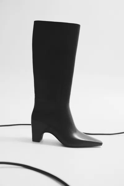 St Agni High Boot In Black