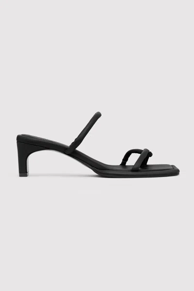 St Agni Loop Heel In Black