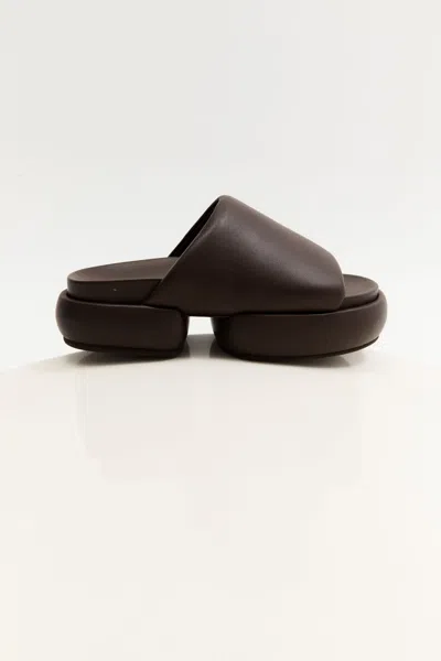 St Agni Minimal Pillow Slides In Brown