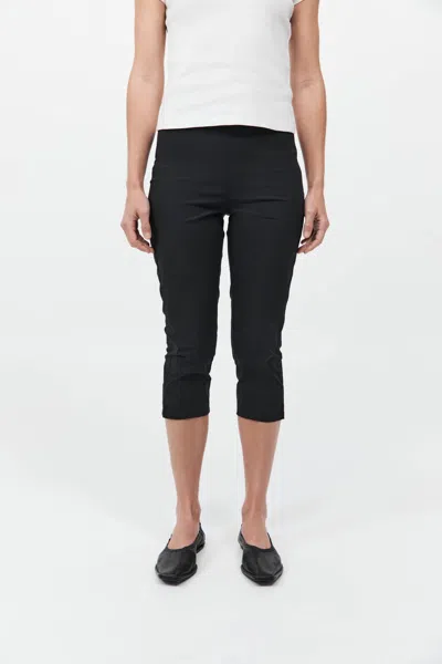 St Agni Slim Capri Pant In Black