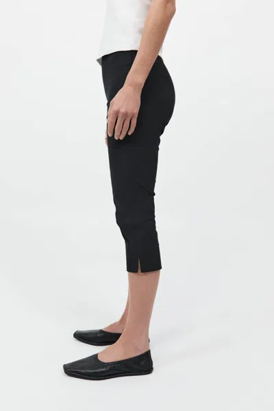 St Agni Slim Capri Pant In Black