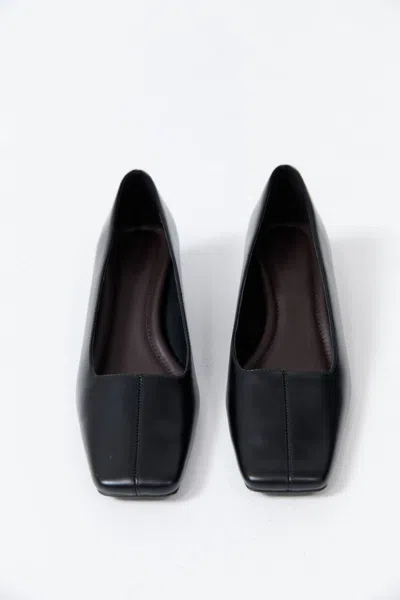 St Agni Square Toe Pump In Black
