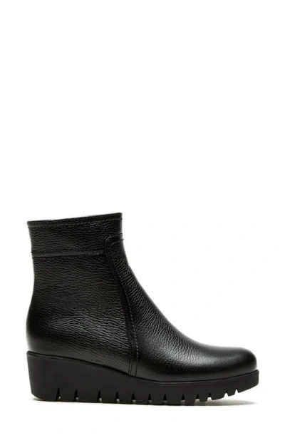La Canadienne Token Waterproof Leather Bootie In Black