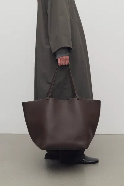The Row Xl Park Tote Bag In Leather In Brown