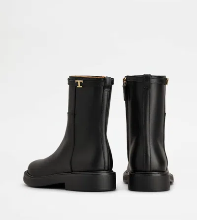 Tod's Ankle Boots In Leather In Black