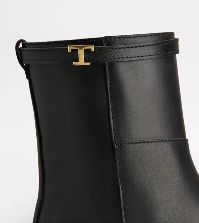 Tod's Ankle Boots In Leather In Black
