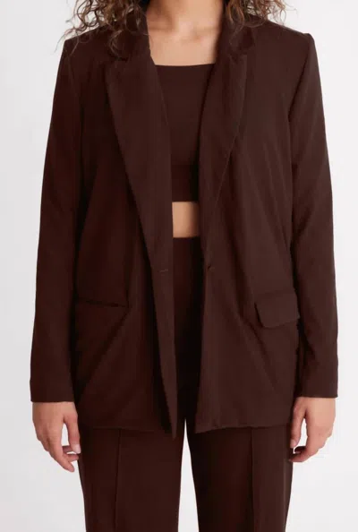 Wolven Structured Shoulders Blazer In Chai In Brown