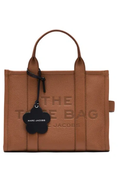 Marc Jacobs Flower Shaped Keyring Charm In Multi