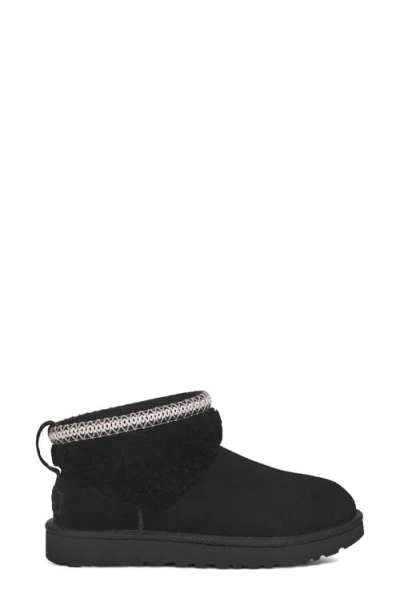 Ugg(r) Classic Ultra Mini Max Curly Shearling Boot In Black