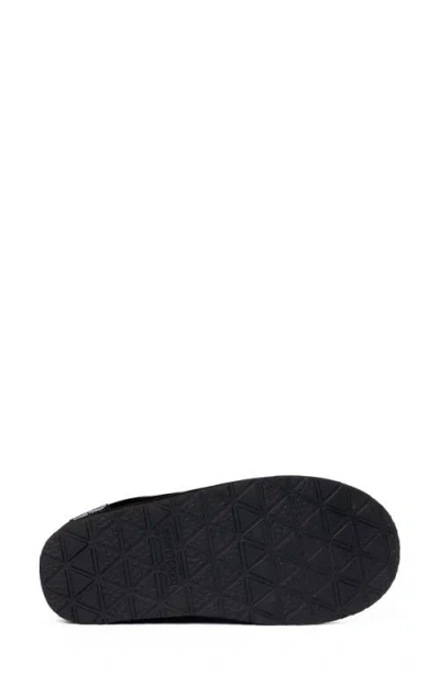 Minnetonka Coze Around Faux Fur Clog Slipper In Black