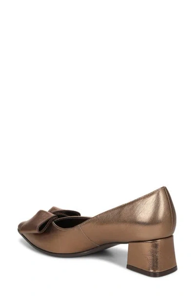 Naturalizer Mavis Mid-heel Pumps In Gold
