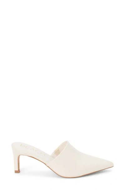 Matisse Garret Pointed Toe Mule In White