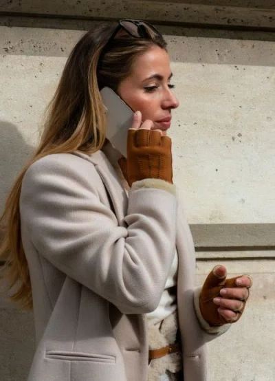 Agnelle Denise Double Face Fingerless Lambskin Glove In Brown