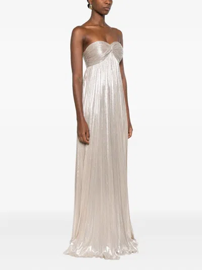 露肩设计超长连衣裙