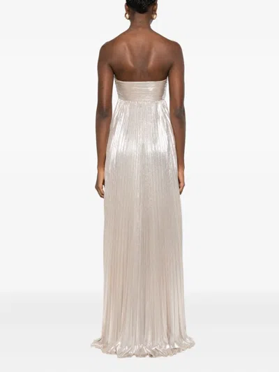 露肩设计超长连衣裙