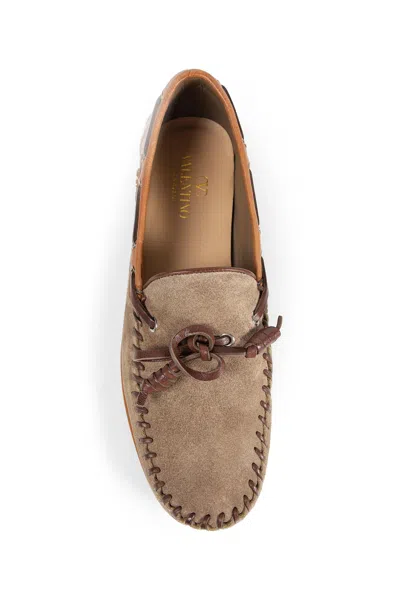 Valentino Garavani Palm Avenue Crust Leather Boat Shoes In Brown