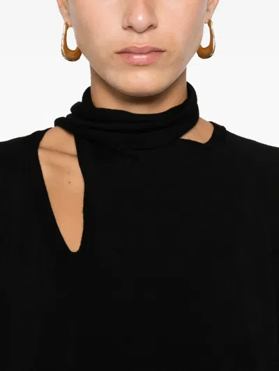 不对称领口侧开衩毛衣