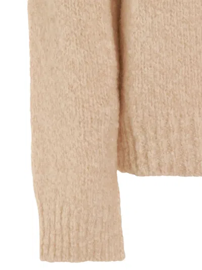 高领羊毛混纺毛衣