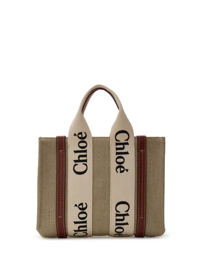 Chloé White And Brown Raffia And Leather Woody Tote Bag In Sand