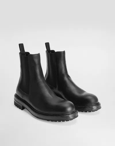 Dolce & Gabbana Chunky Sole Round Toe Ankle Boots In Black