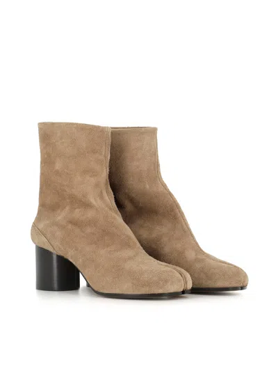 Maison Margiela Tabi Suede T90 Boots In Neutral