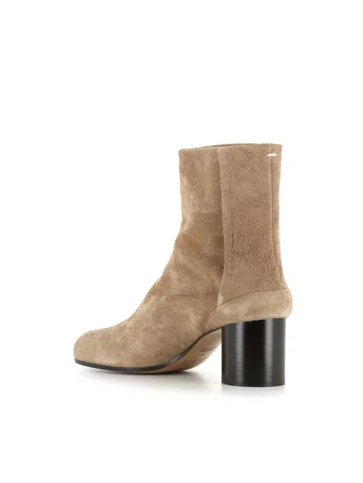 Maison Margiela Tabi Suede T90 Boots In Neutral