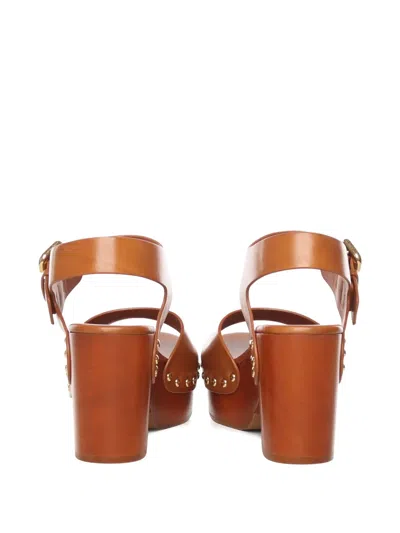 Chloé Jeannette Wedge Clogs In Brown