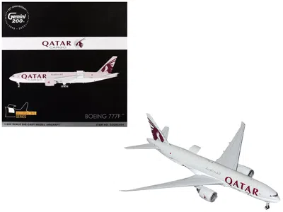 Geminijets Boeing 777f Commercial Aircraft "qatar Cargo" (a7-bft) Gray With Tail Graphics "gemini 200 - Interac In White