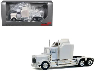 Promotex Kenworth W900 With Extra Large Sleeper White 1/87 (ho) Plastic Model Car By  In Blue