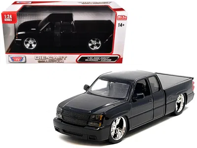 Motormax 2006 Chevrolet Silverado Custom Pickup Truck Black "die-cast Collection" Series 1/25 Diecast Model C In Black