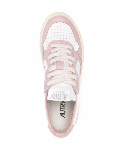 Autry Medalist Low Sneakers In Rose-pink Leather In Neutral